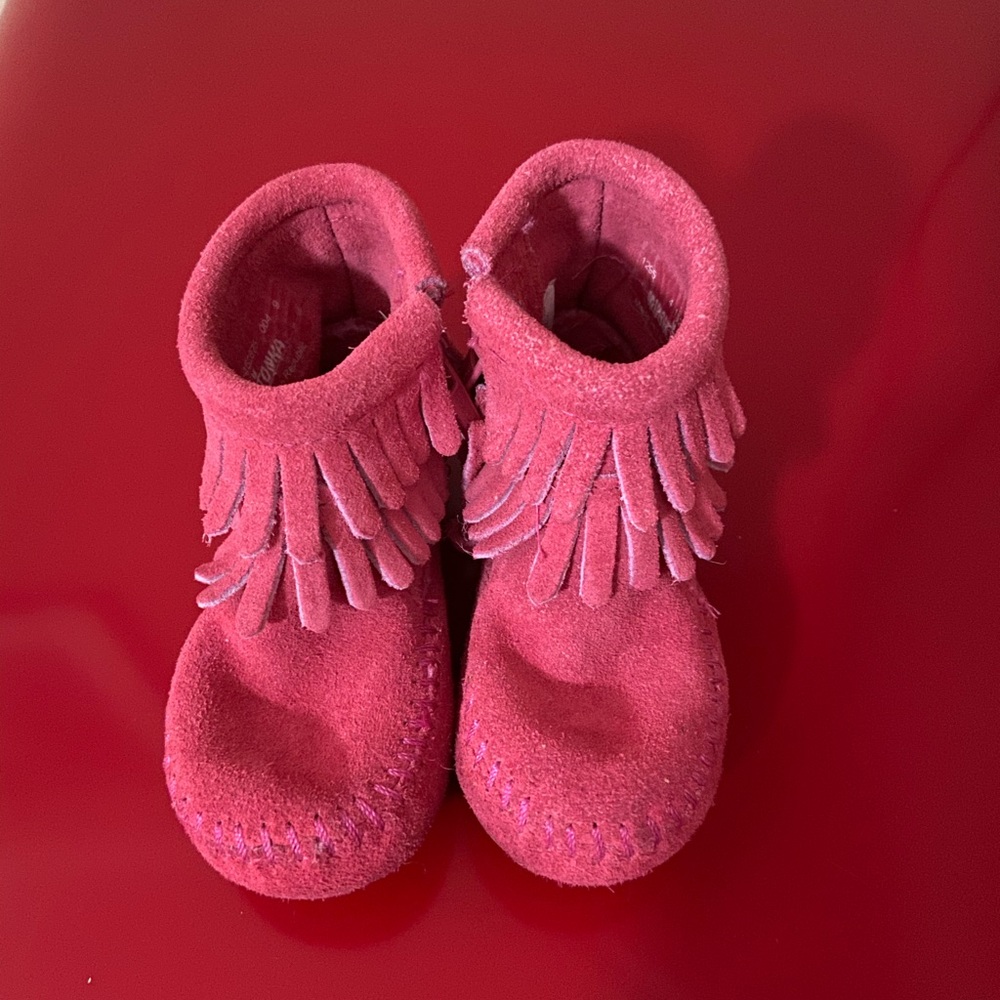 Minnetonka Double Fringe Side Zip Bootie Infant 4